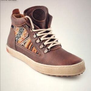 Inkkas Brown Leather Camping Boots w. Peruvian Textile Accents W 10, M 8